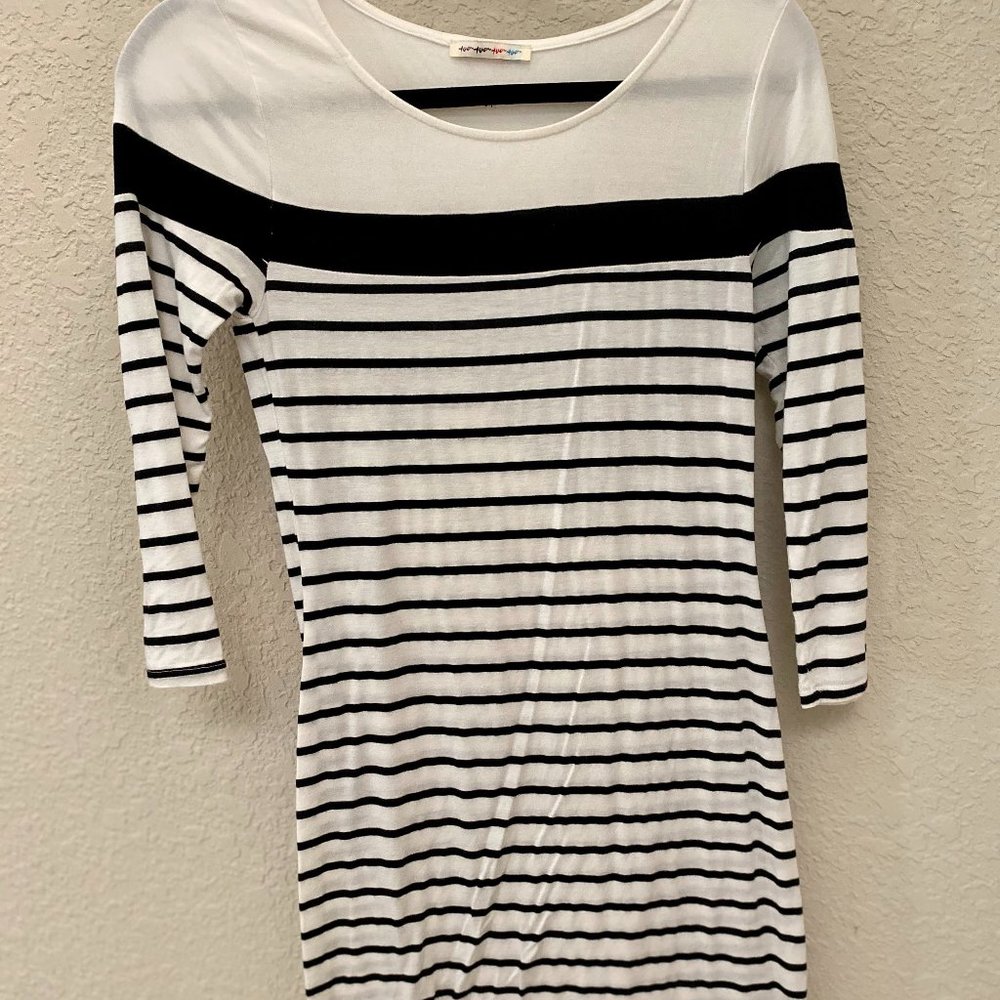 Striped body con dress with 3/4 sleeves